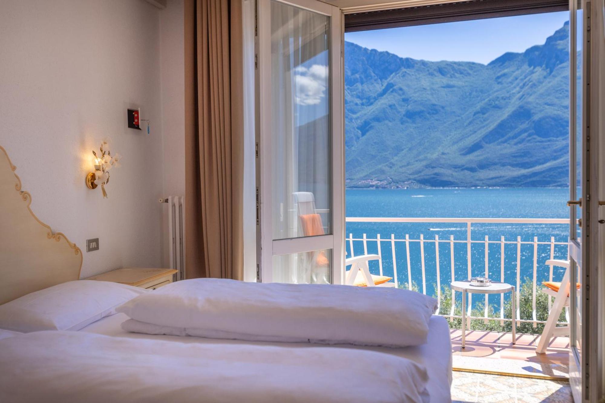 Hotel Villa Margherita Limone sul Garda Bagian luar foto