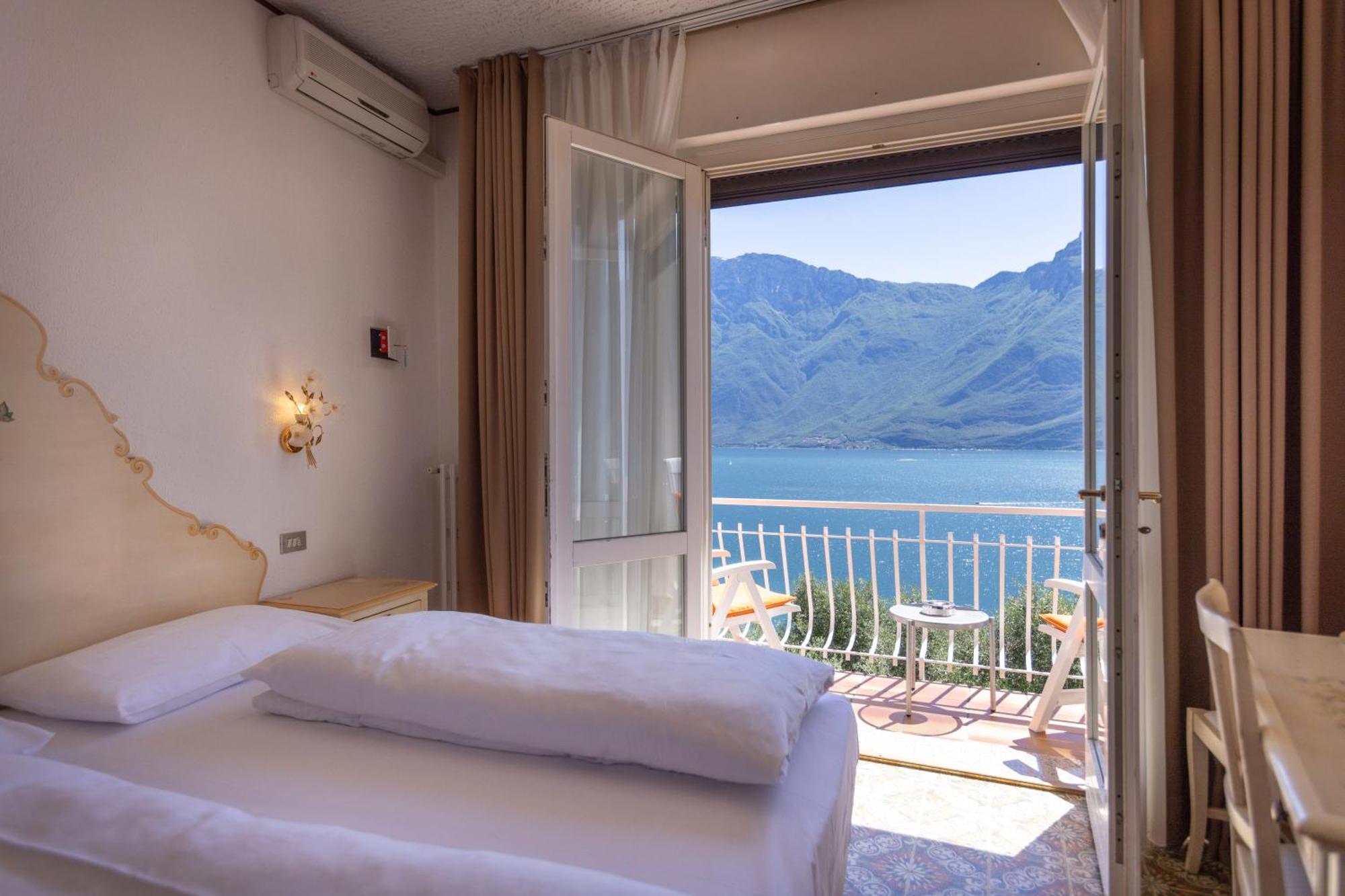 Hotel Villa Margherita Limone sul Garda Bagian luar foto