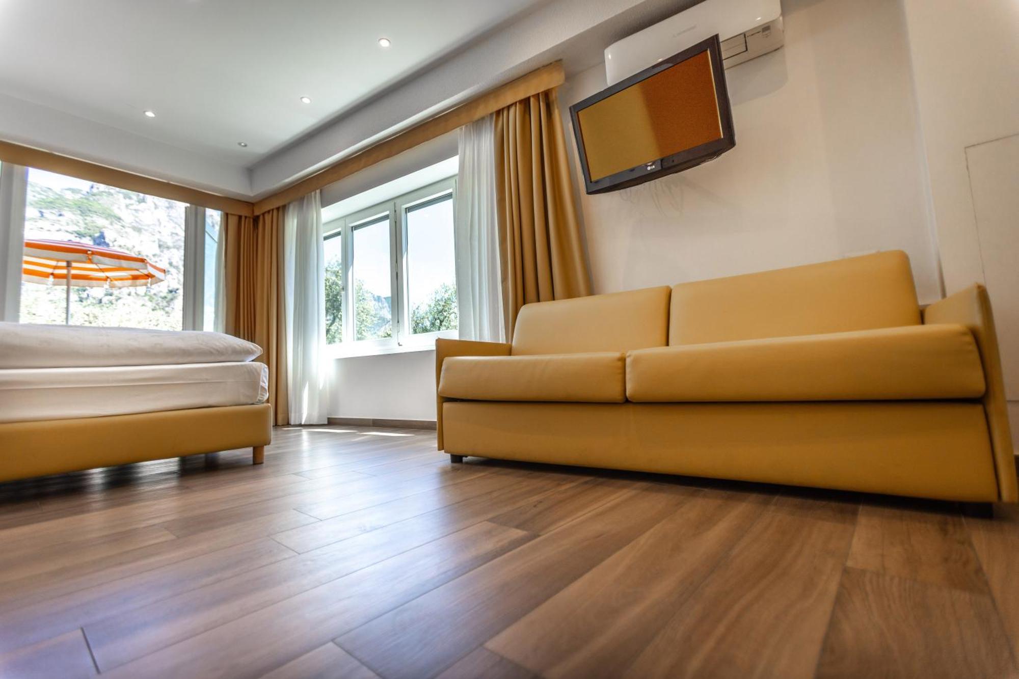 Hotel Villa Margherita Limone sul Garda Bagian luar foto