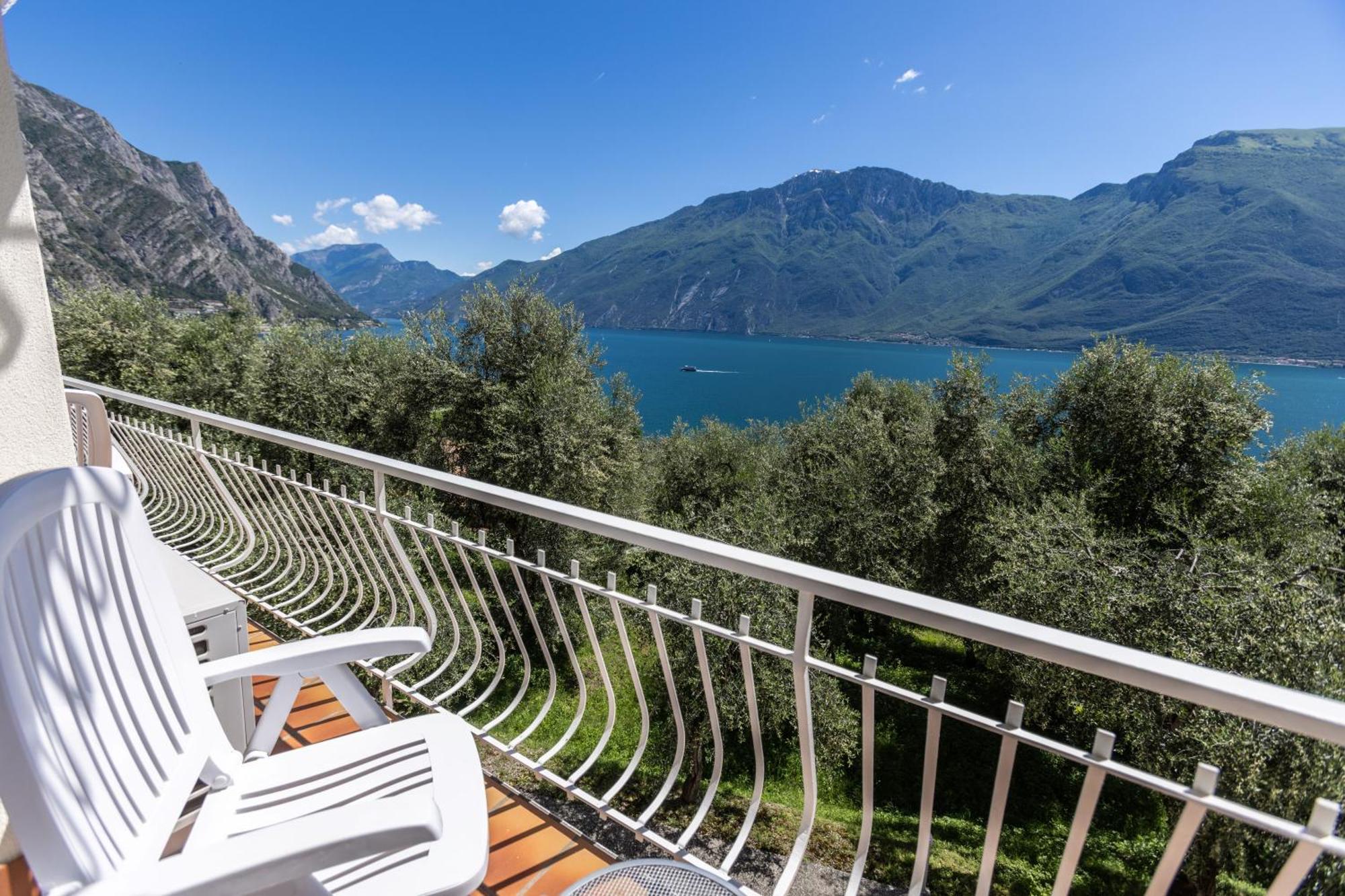 Hotel Villa Margherita Limone sul Garda Bagian luar foto