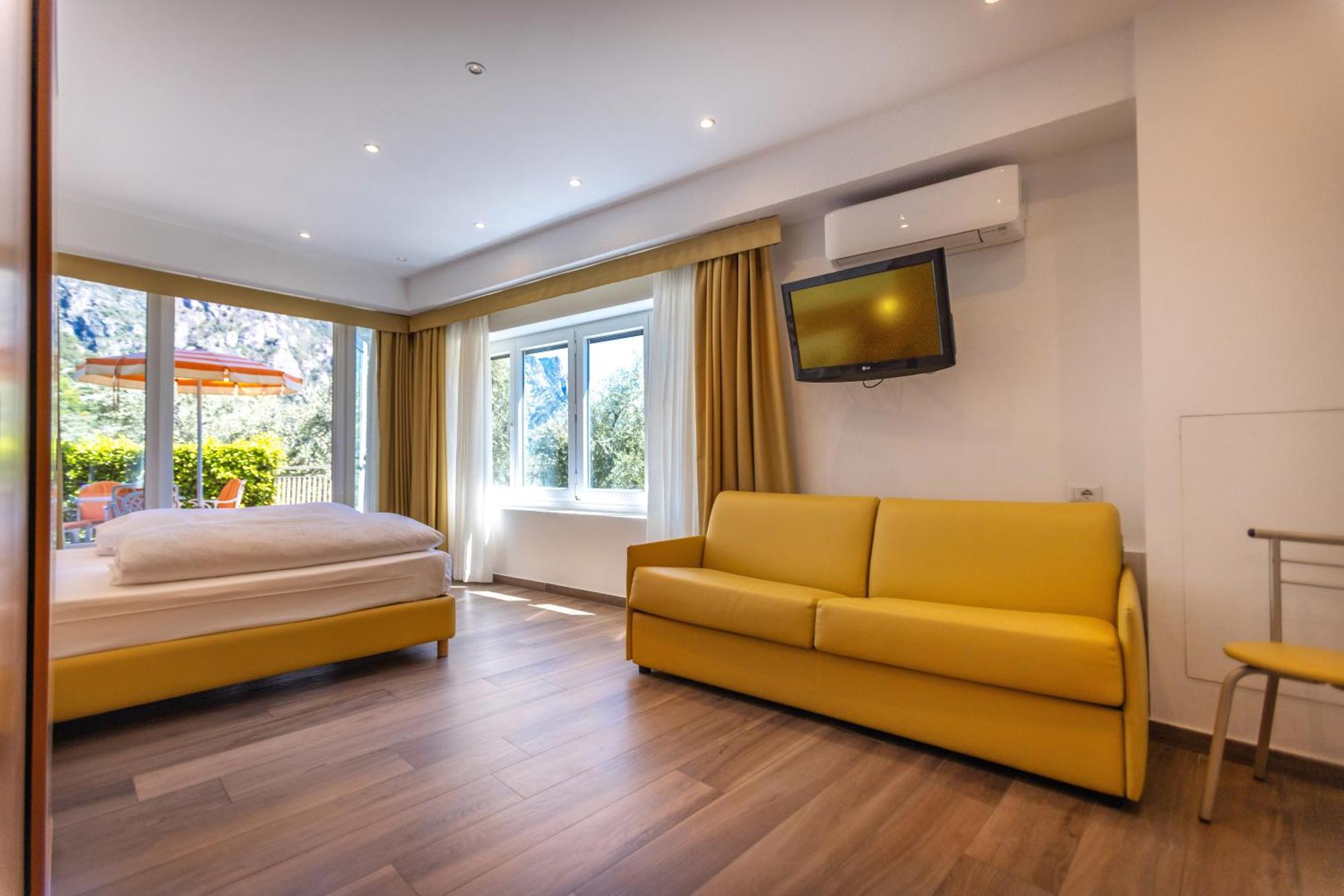 Hotel Villa Margherita Limone sul Garda Bagian luar foto